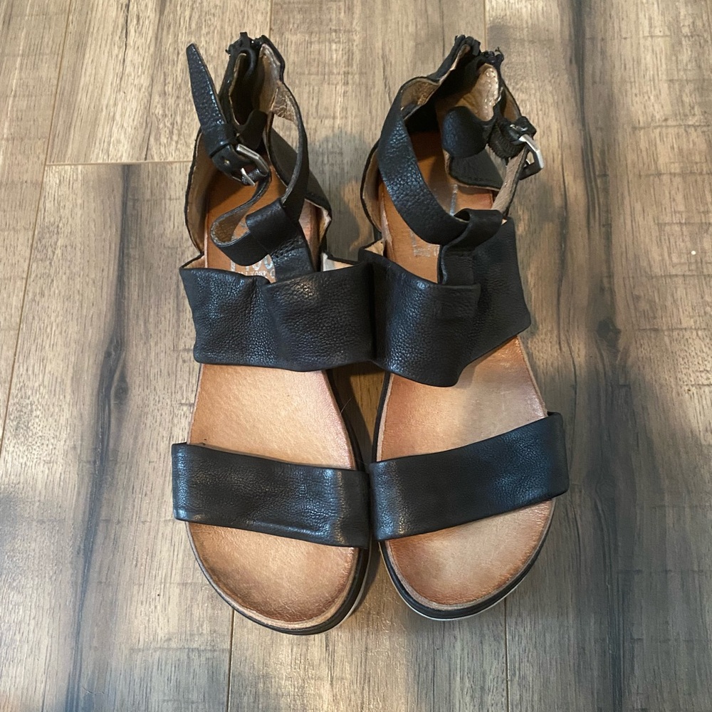 Miz Mooz size 38 black leather 2 strap sandals with ankle zip and ankle straps.